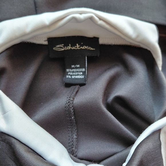 Chic Black and White Backless Dress - Picture 6 of 9